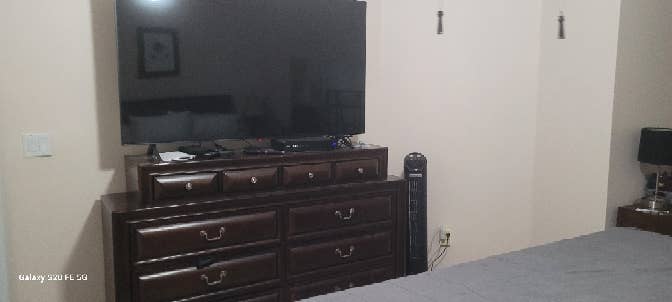 Mster Bedroom for rent in Deerfield