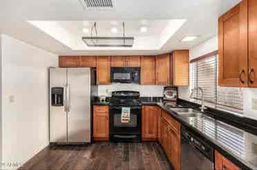 centrally located Luxury Duplx