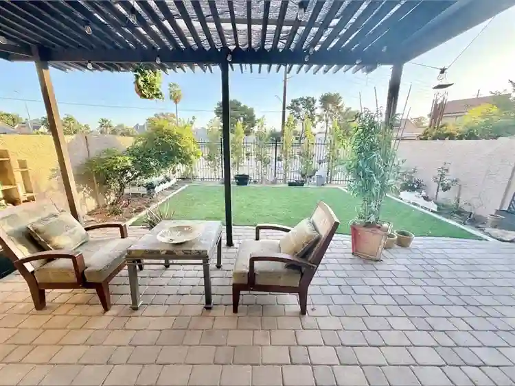 centrally located Luxury Duplx