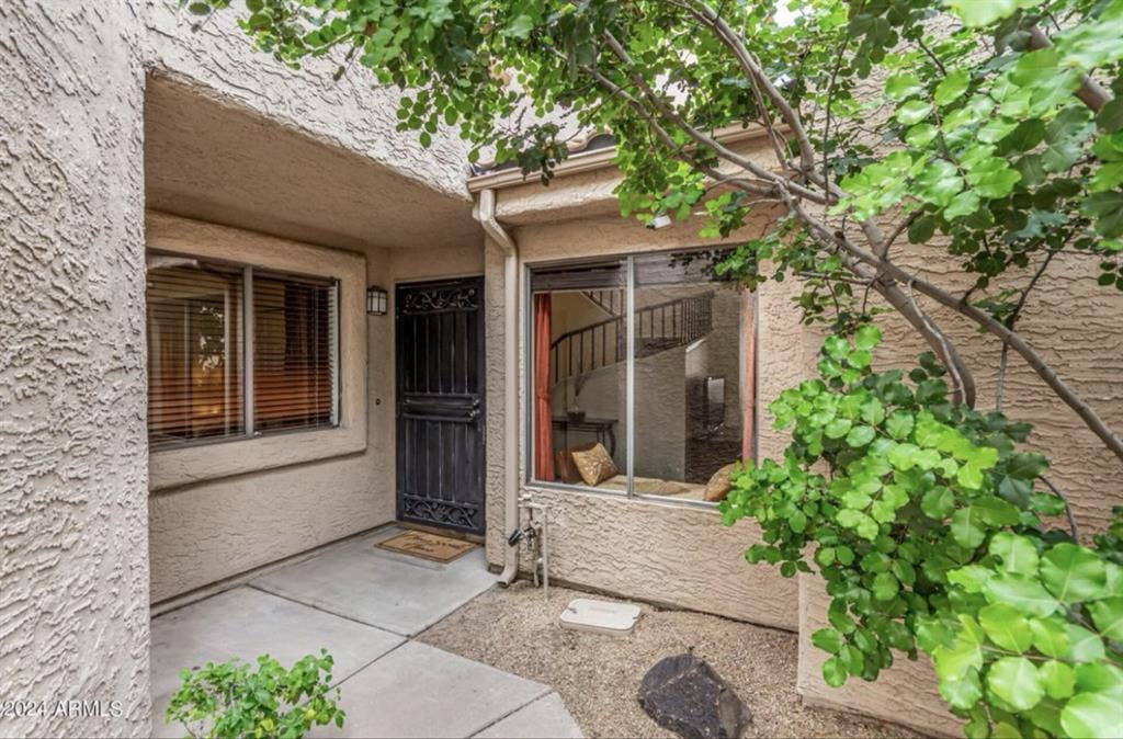 centrally located Luxury Duplx