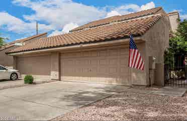 centrally located Luxury Duplx