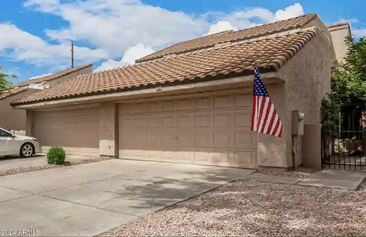 centrally located Luxury Duplx