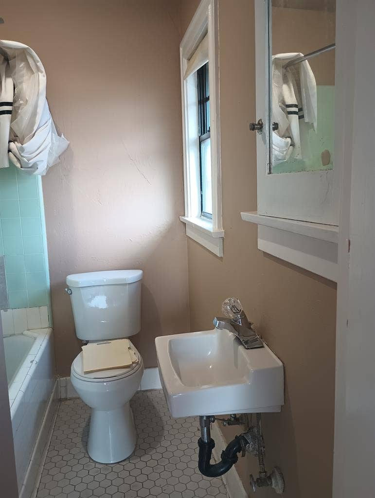 Room with Private Bathroom for Rent