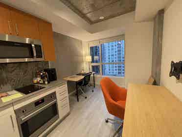 Rideau Modern 2-Bed, 2-Bath Furnish