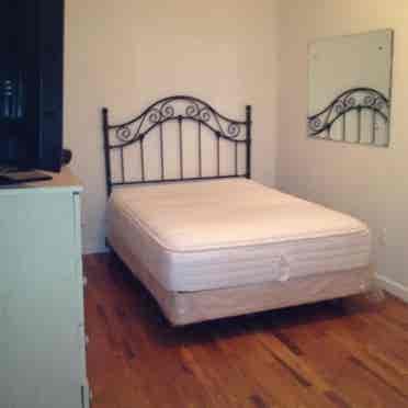 Spacious room for rent in Harlem