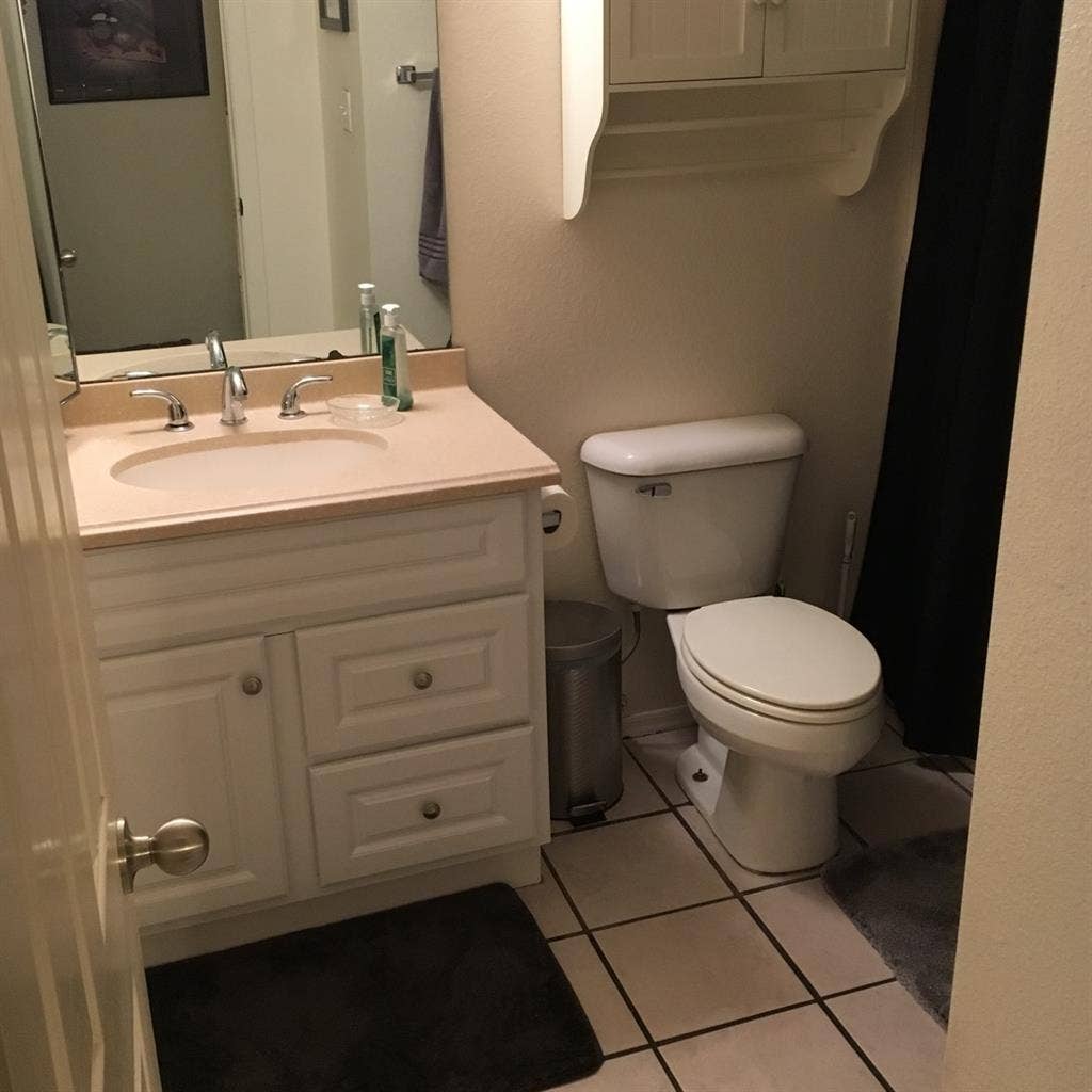 Room Available in Tempe!