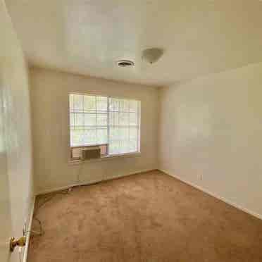 Apartment available at UNT