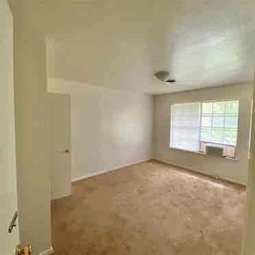 Apartment available at UNT