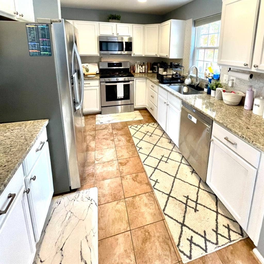 Room and bathroom for rent in NOVA