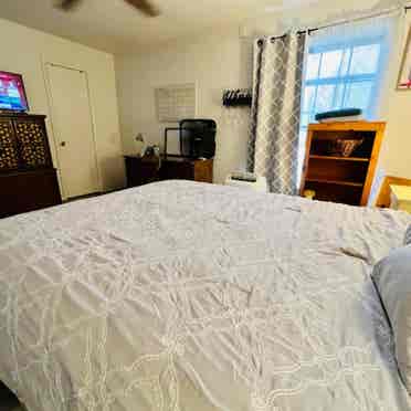 Room in N. Dallas-Great Area -