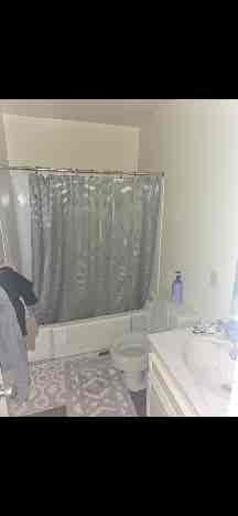 One room avaliable in a 2 bed MV E