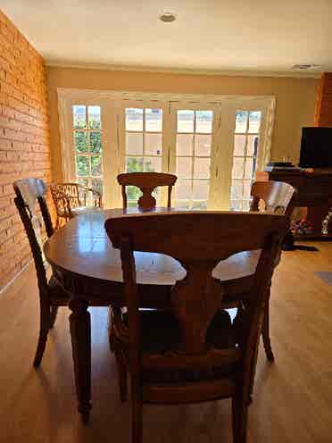 Private Room, Shared  Bathroom