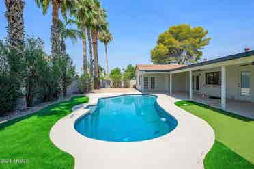 Master Bedroom w/Bath, Garage, Pool