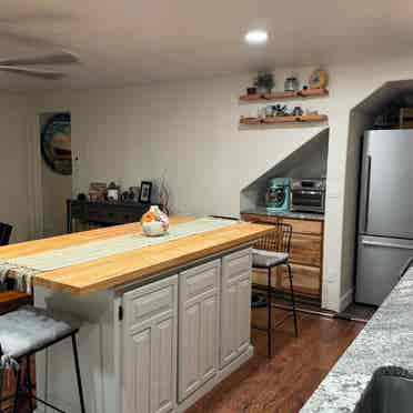 Looking for female roommate