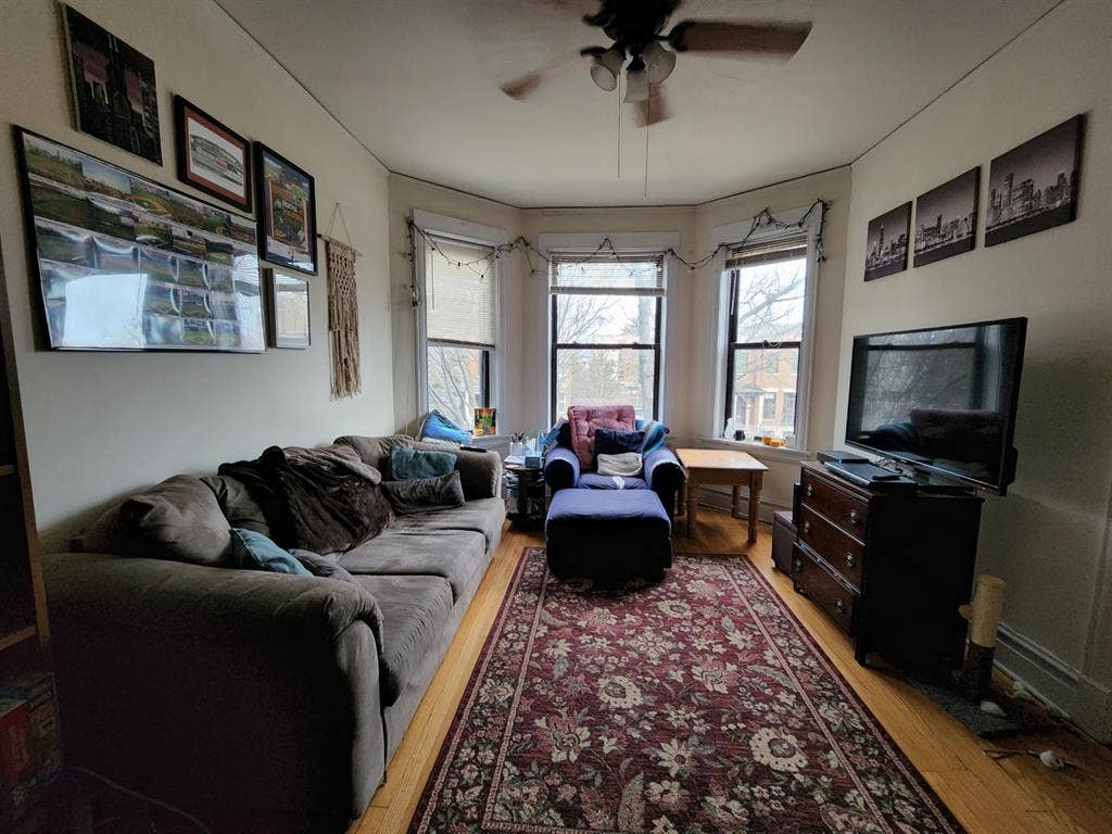 Room available in Lakeview