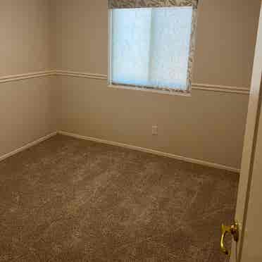 Room available to rent in Gilbert!