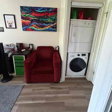 Huge room in Cabbagetown!