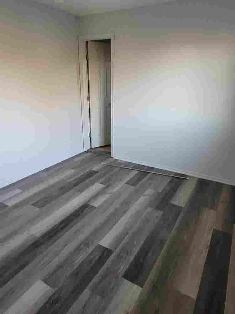 Room+bath-util,Int,WashDry included