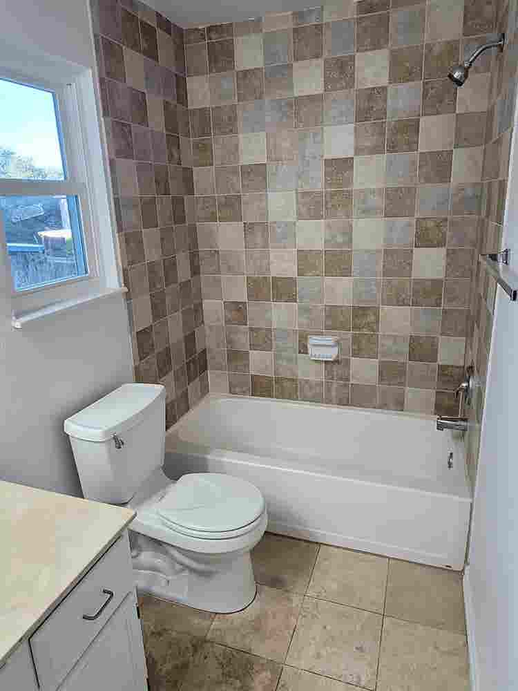 Room+bath-util,Int,WashDry included