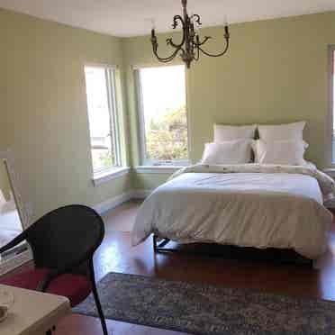 Furnished room, Castle Hills