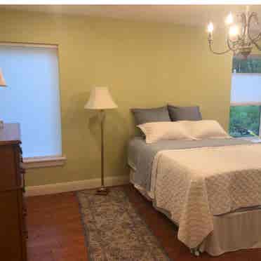 Furnished room, Castle Hills