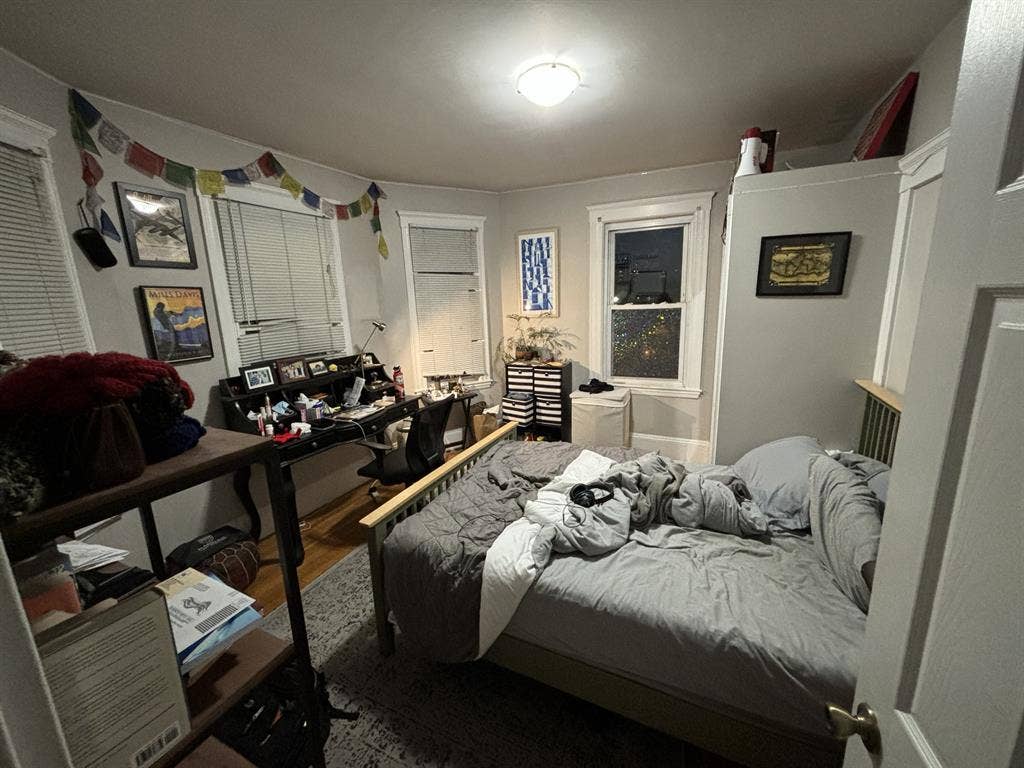 URGENT! Looking for roommate