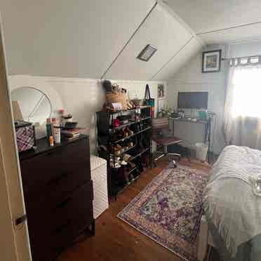 West Ballard Room Available