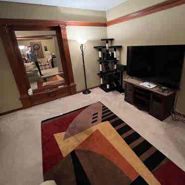 Room in Spacious  sq ft apt