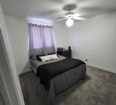 Spacious Room w/ Queen Bed RENTED