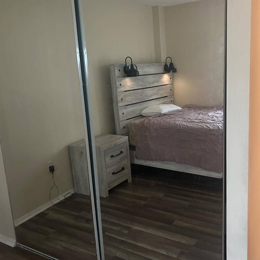 Looking for female roommate.