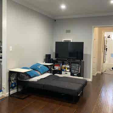 Roommate needed in Hollywood