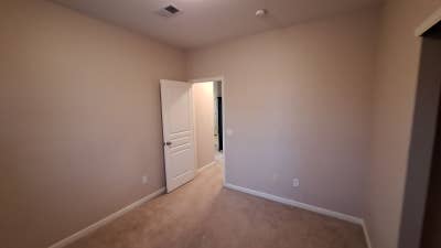 2 Bedrooms, 1 bath available