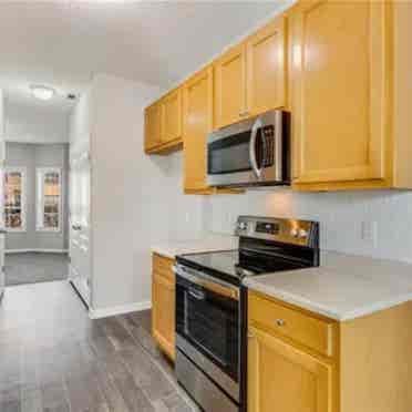 Furnished Townhome Centrally L
ocate