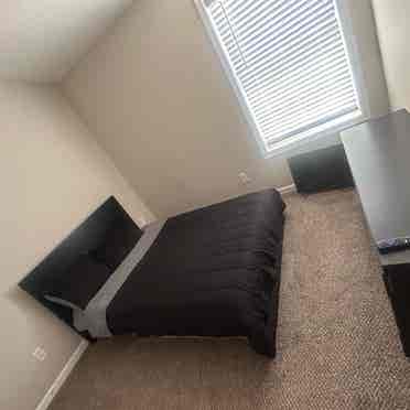 Furnished Townhome Centrally L
ocate