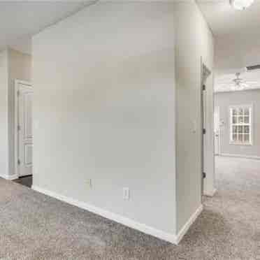 Furnished Townhome Centrally L
ocate