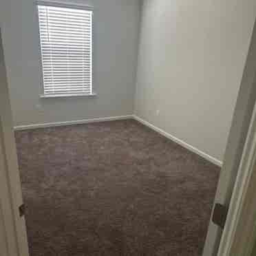 Roommate wanted-READ description