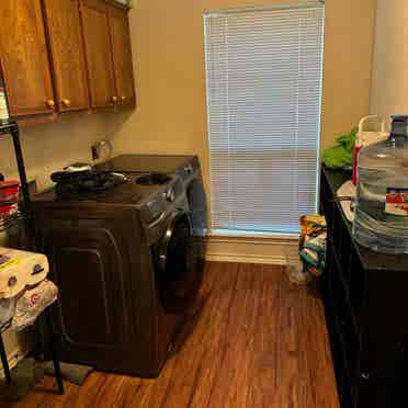 Looking for roommate