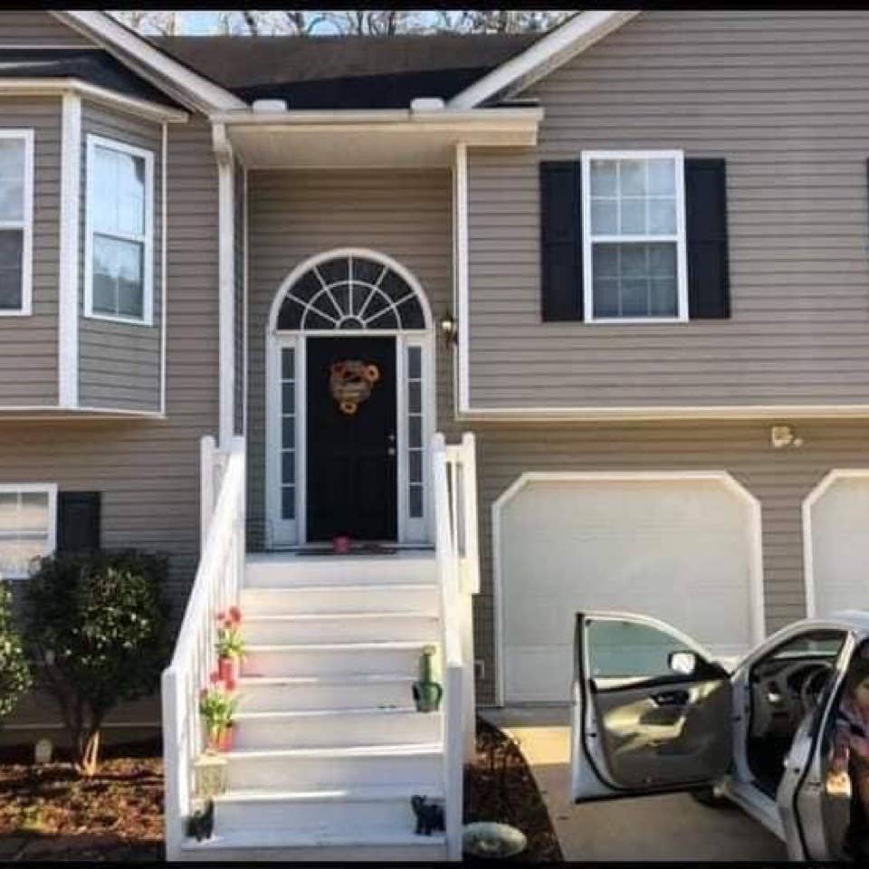 Bonus room, large closet, full bath