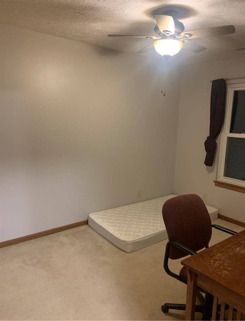 Rooms for rent in 4bdrm home