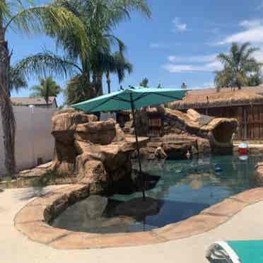 Room for rent/private pool/jacuzzi