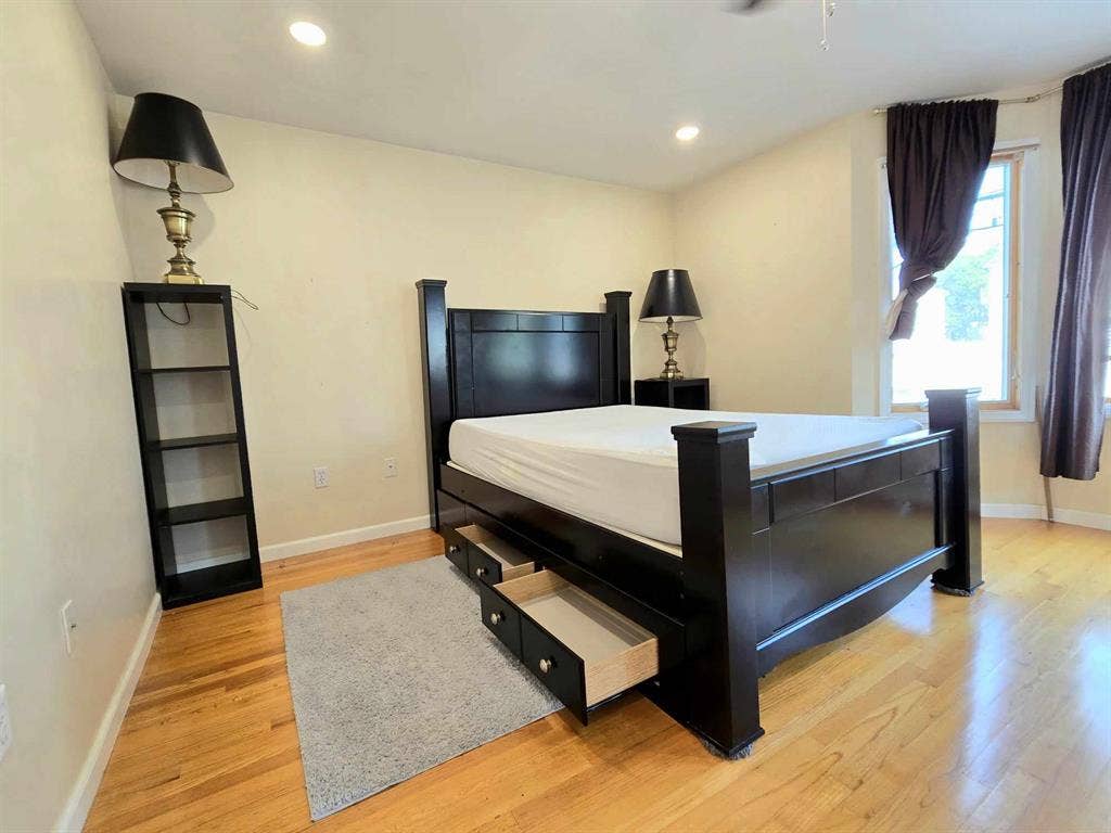 Master Bedroom w/Private Bath $