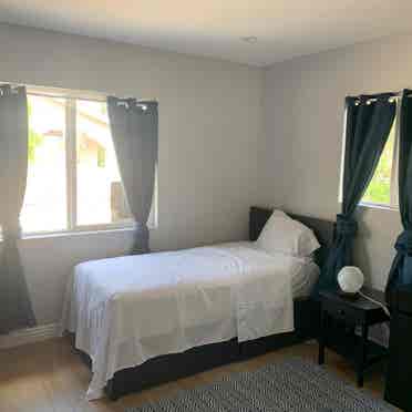 Beautiful Room in Canoga Park