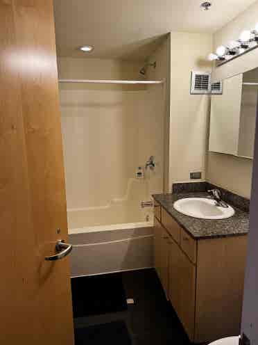 A room for relet near UIC