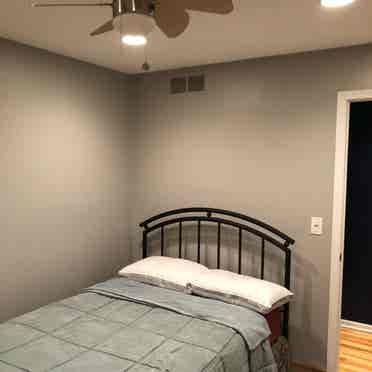 East Rockford bedrooms for rent