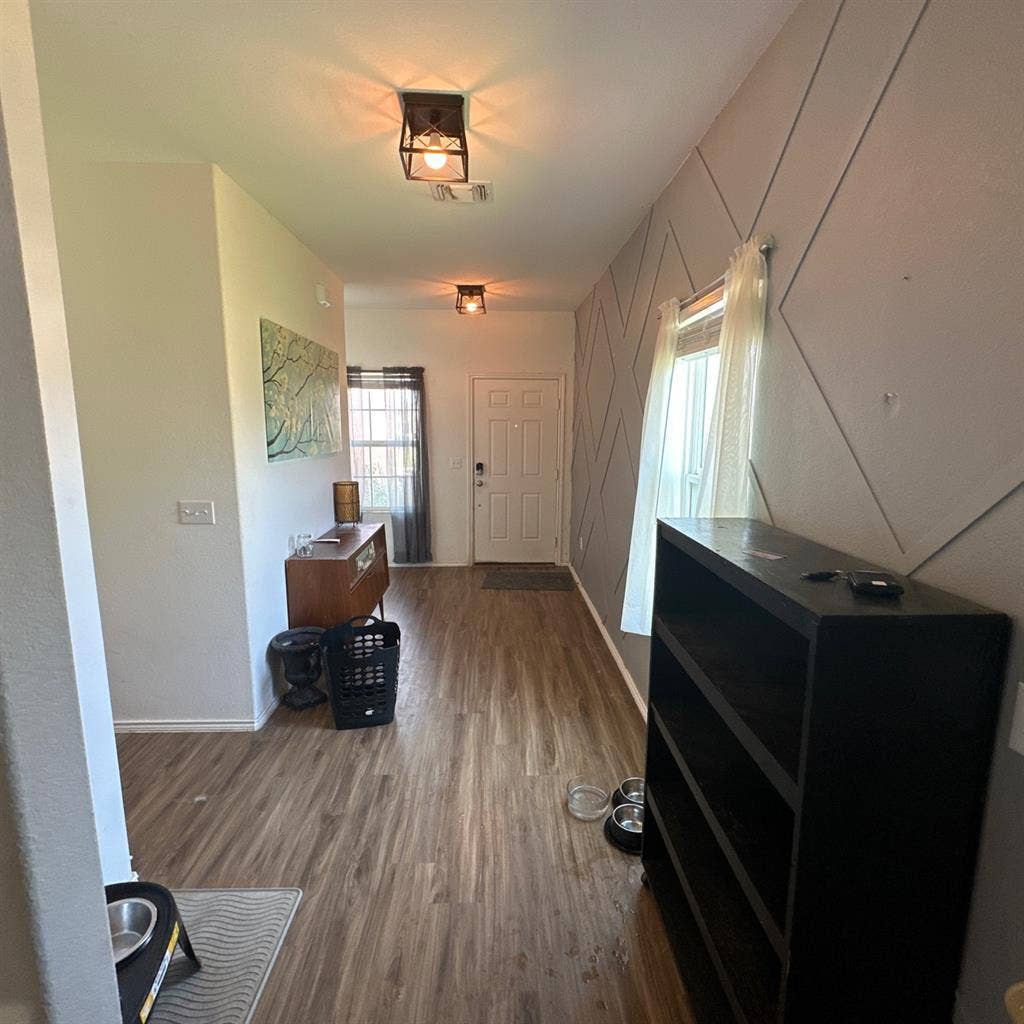 1 room with separate bathroom