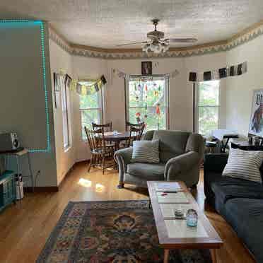 Cool Bedroom in Buena Park, Chicago