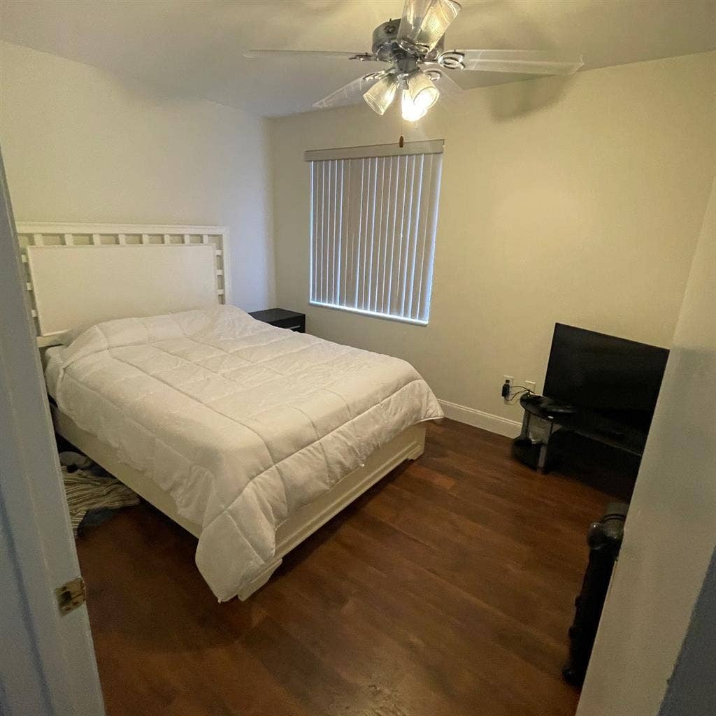 Room for Rent In Pembroke Pines