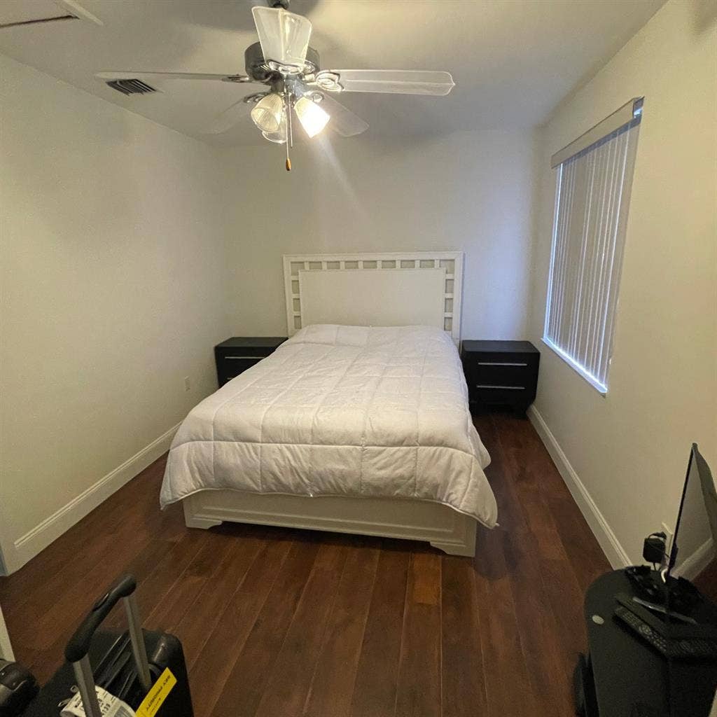 Room for Rent In Pembroke Pines