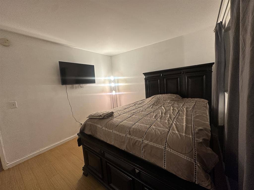 GORGEOUS MODERN ART DECO TOWNHOUSE