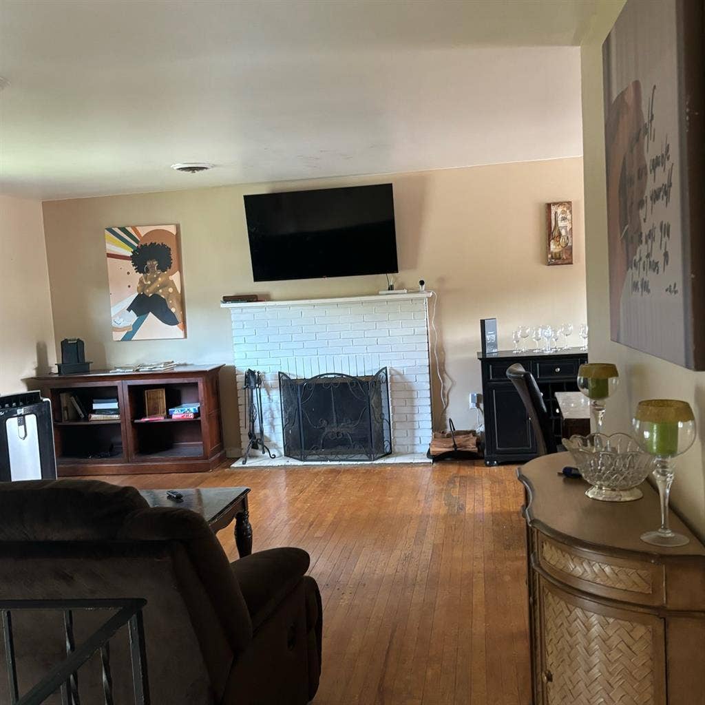 Room for rent female only Newburgh